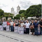 Gustavo Alarcón entrega 100 tinacos a familias vulnerables de Chilpancingo